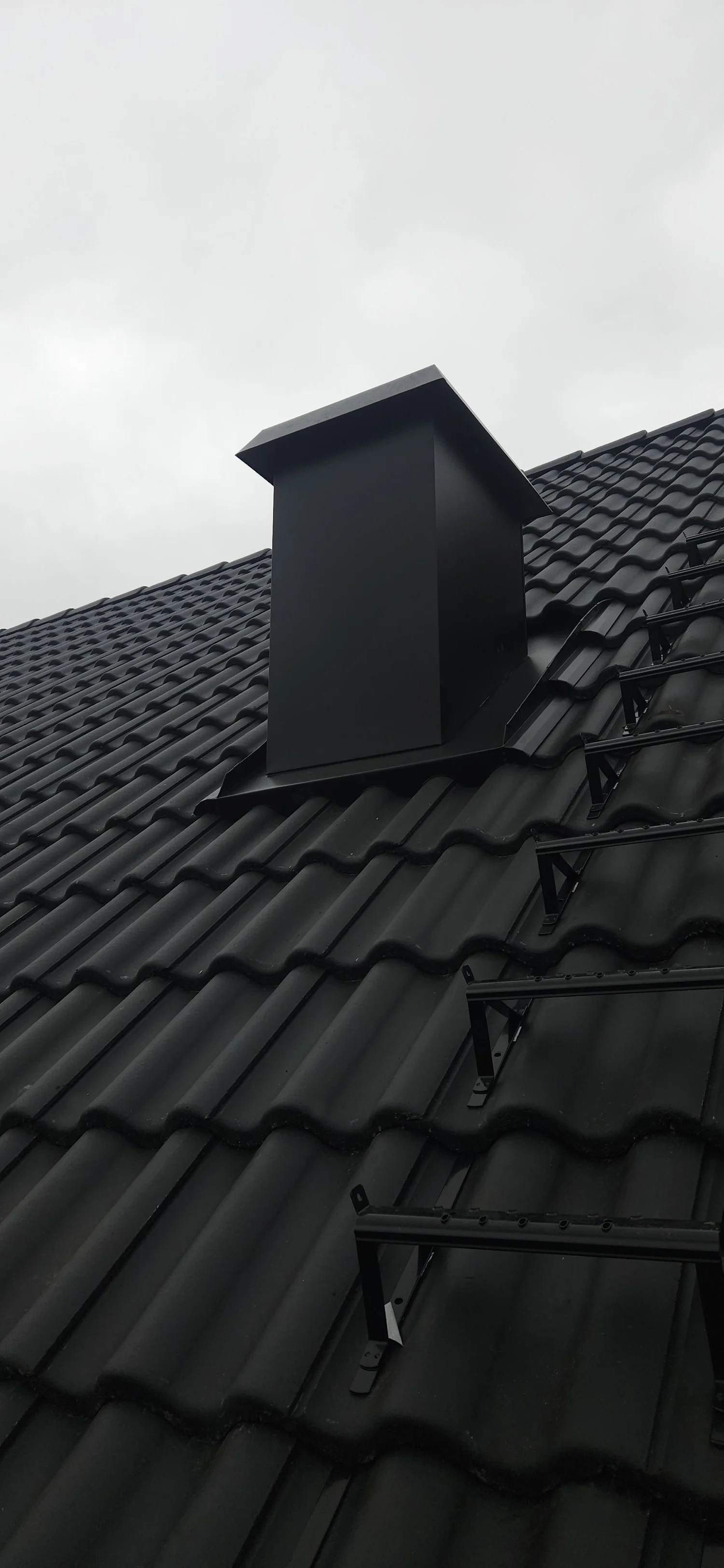 Ny ventilationshuv med plåtbeslagning