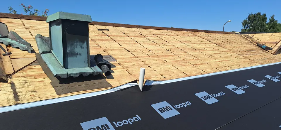 Ventilation och avluftning under arbetet, med ny underlagsduk