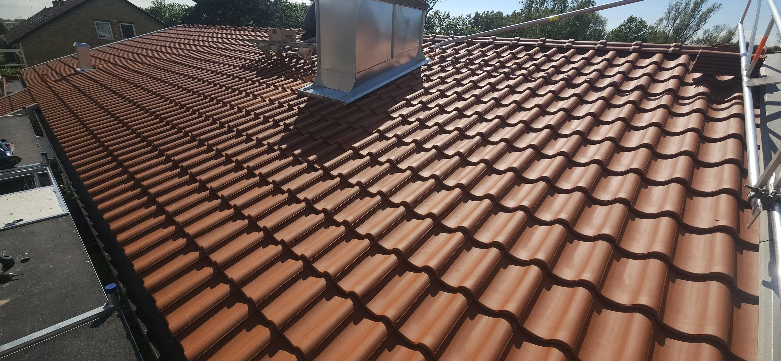 Färdigt tegeltak helhetsbild