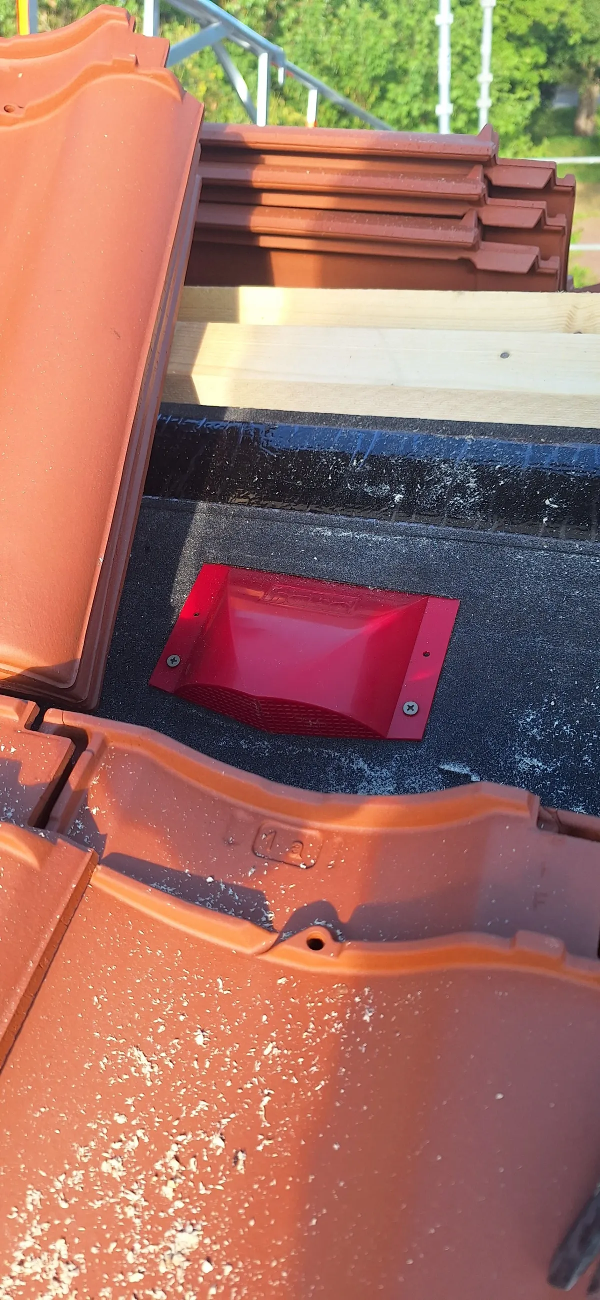 Takventiler monterade vid nock för ventilation